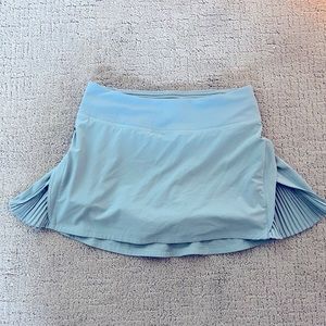 Lululemon light blue tennis skirt - size 4